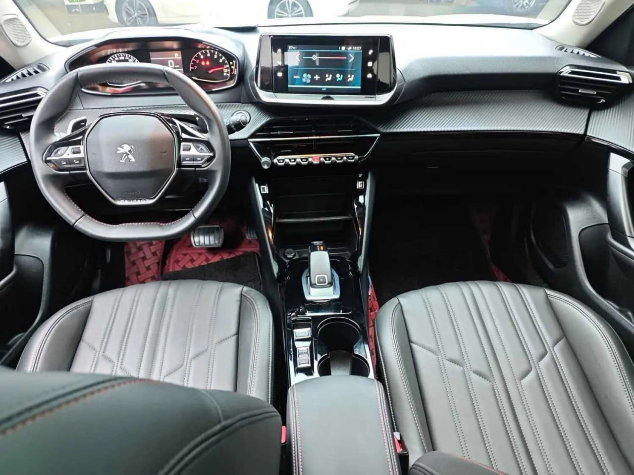 Peugeot 2008 2022 — фото 8