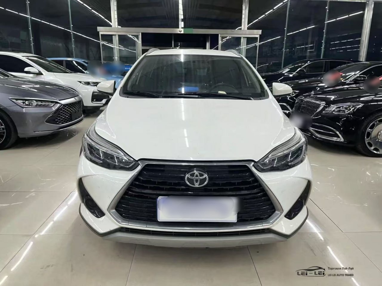 Toyota Yaris 2022 — фото 1