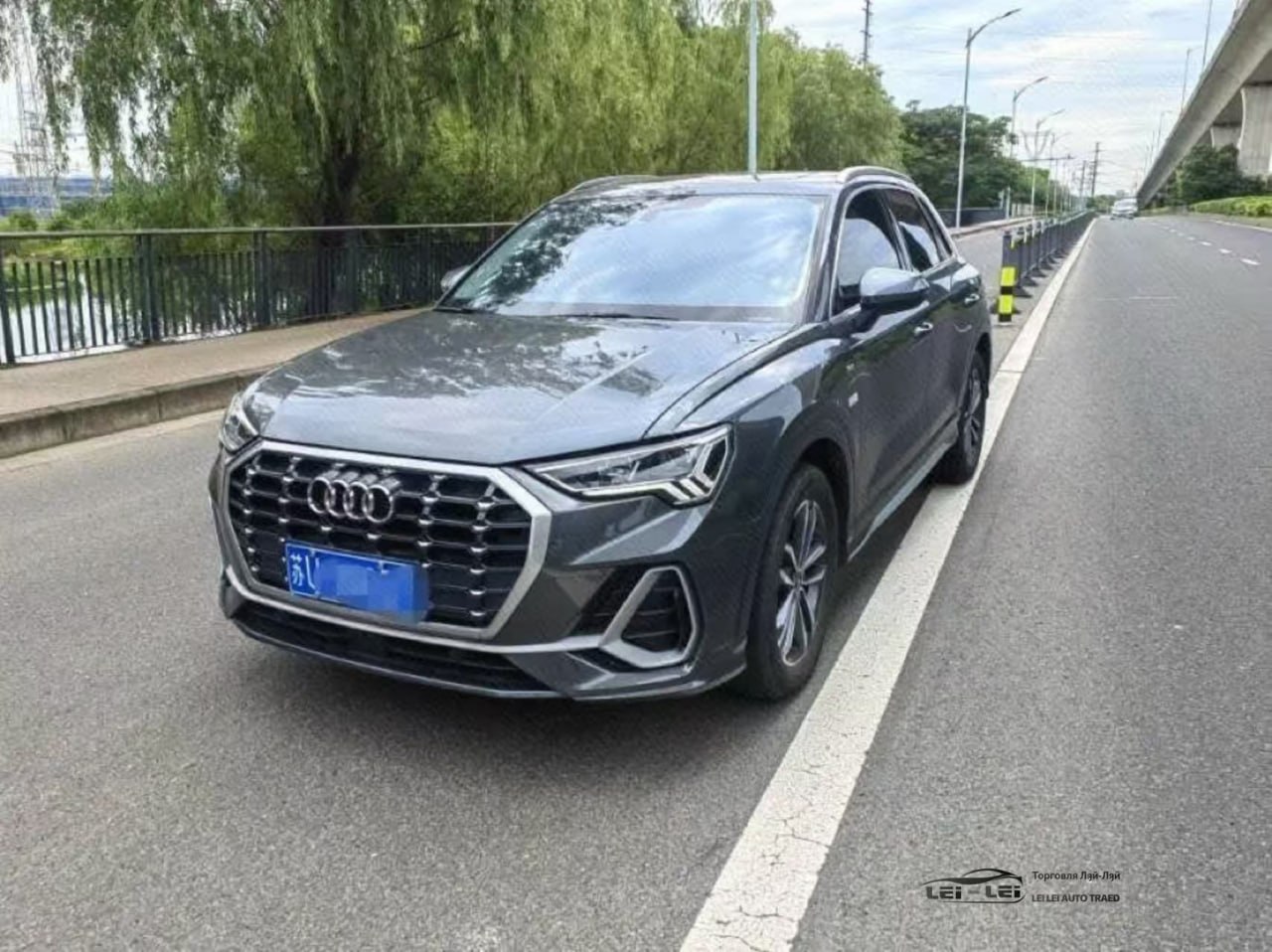 Audi Q3 2022 — фото автомобиля