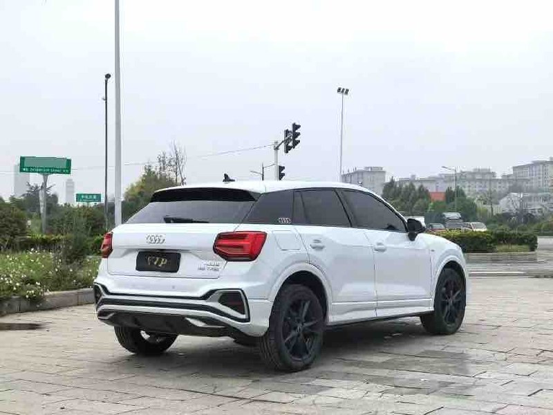 Audi Q2L 2022 — фото 9