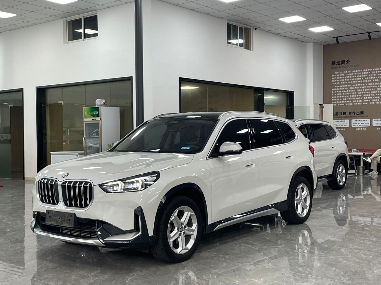 BMW X1 2023 — фото 1