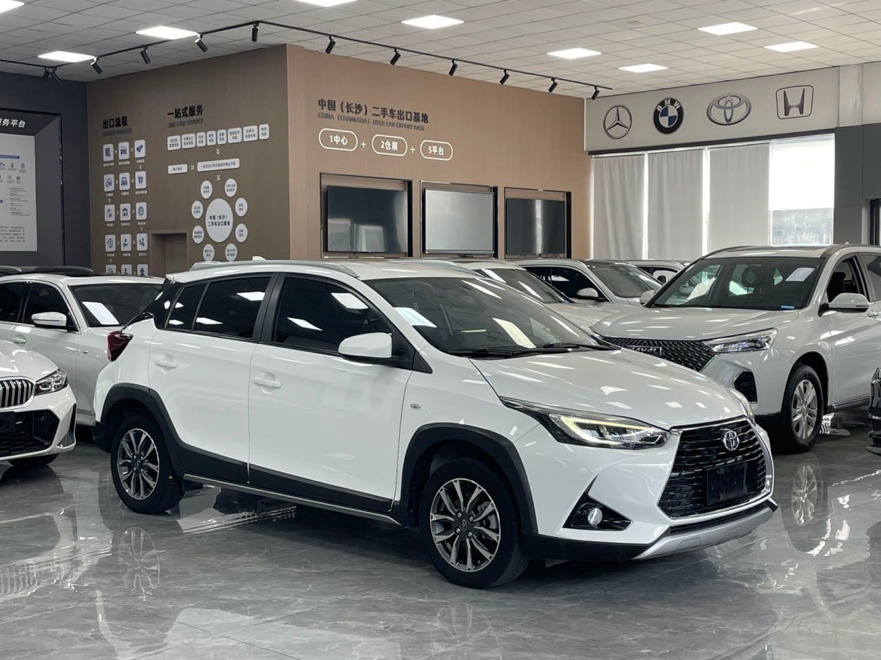 Toyota YARiS L Zhixuan X 2022 — фото 3