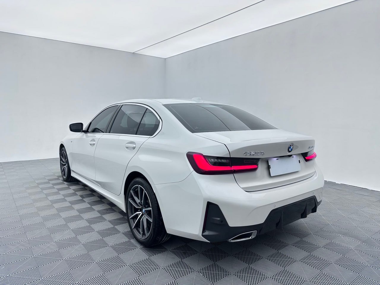BMW 320Li 2023 — фото 4