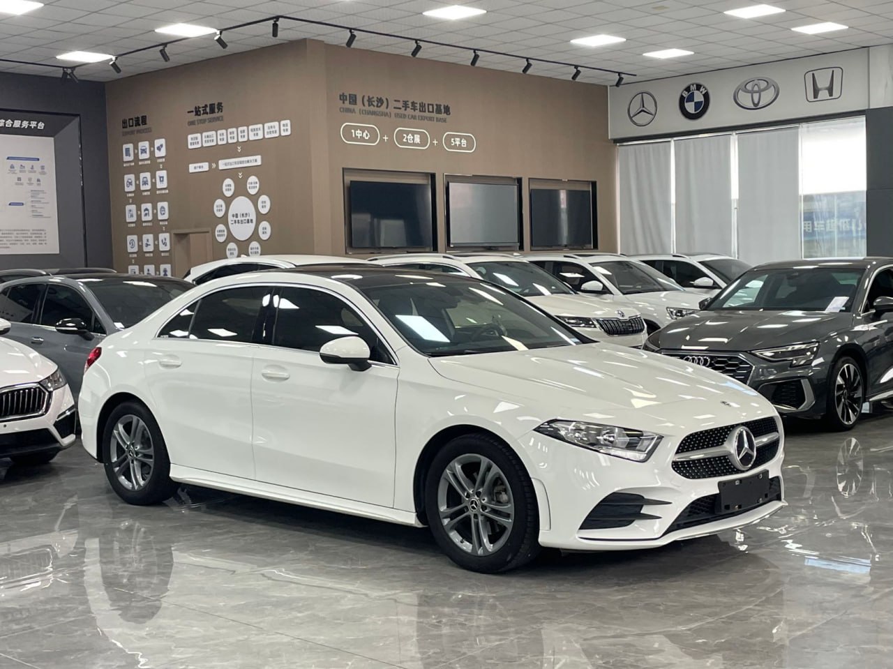 Mercedes-Benz A-Class 2022 A 180 L Sport Sedan 2022 — фото 3