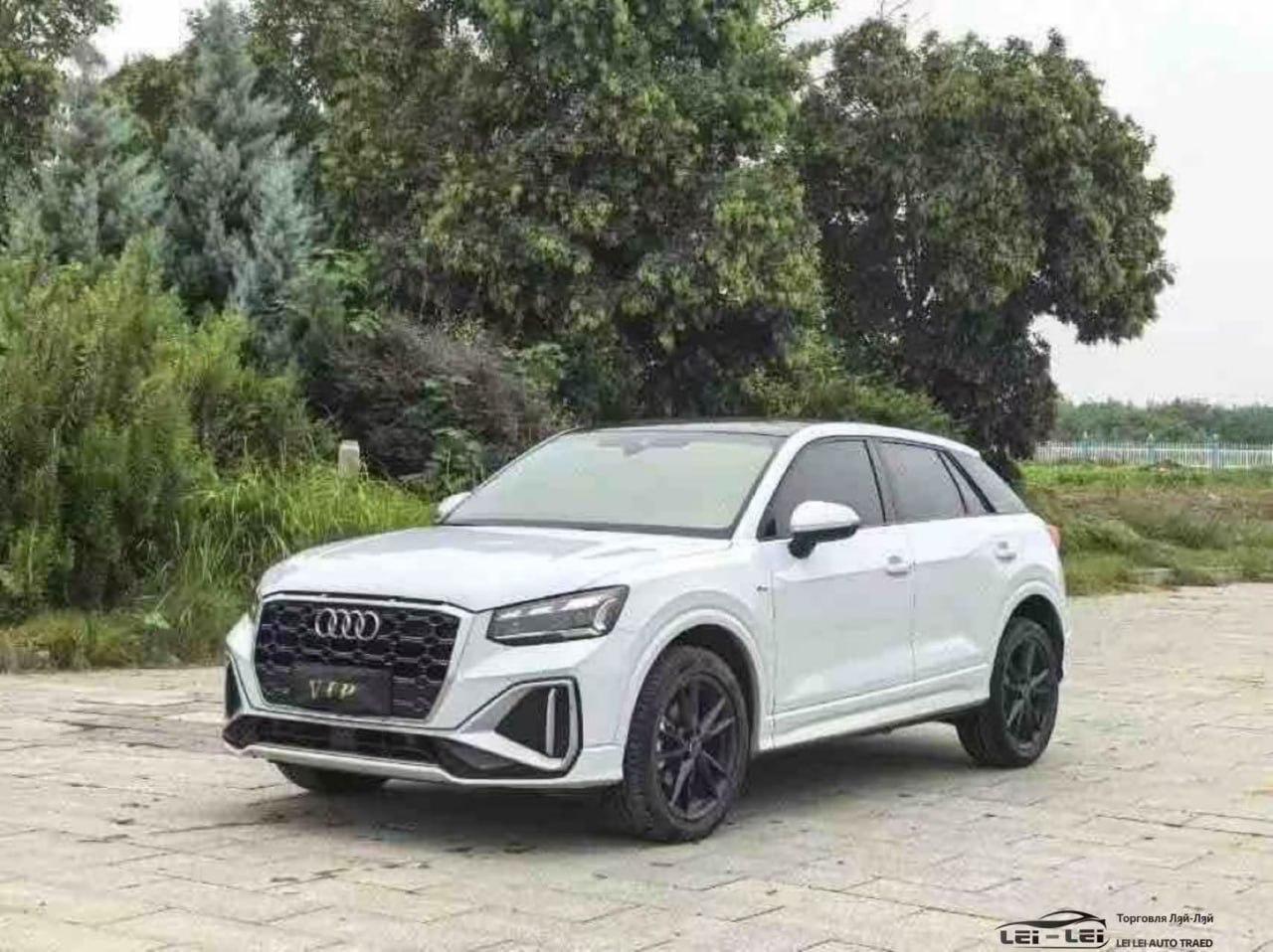 Audi Q2L 2022 — фото 1