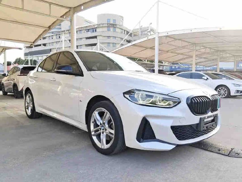 BMW 1 Series 2022 — фото 3