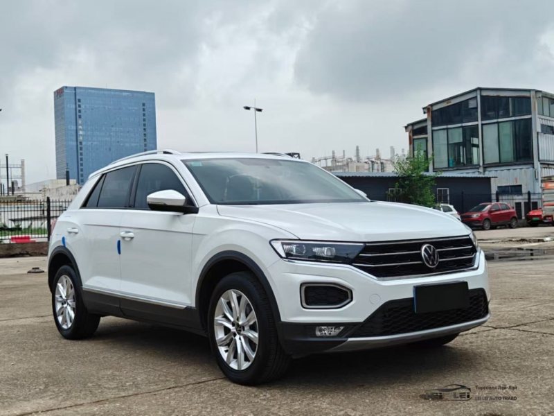 Volkswagen T-ROC 2022 — фото автомобиля
