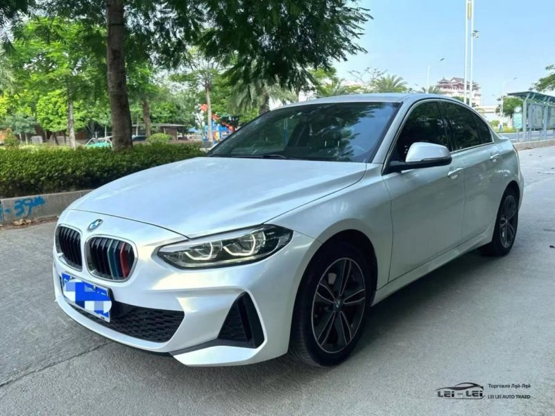 BMW 1 Series 2022 — фото автомобиля