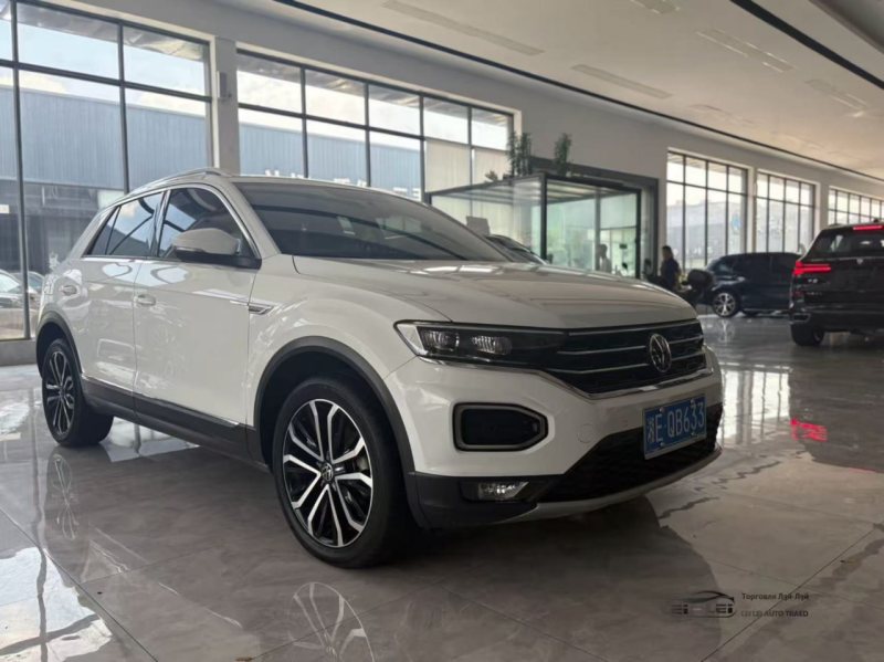 Volkswagen T-ROC 2022 — фото автомобиля