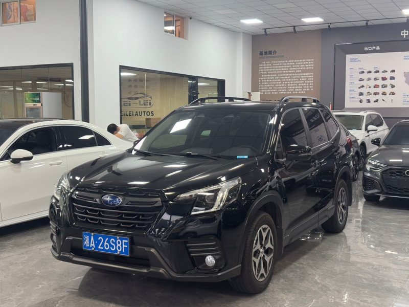 Subaru Forester 2022 — фото автомобиля