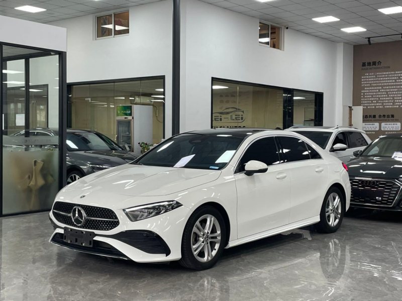 Mercedes-Benz A-Class 2023 — фото автомобиля