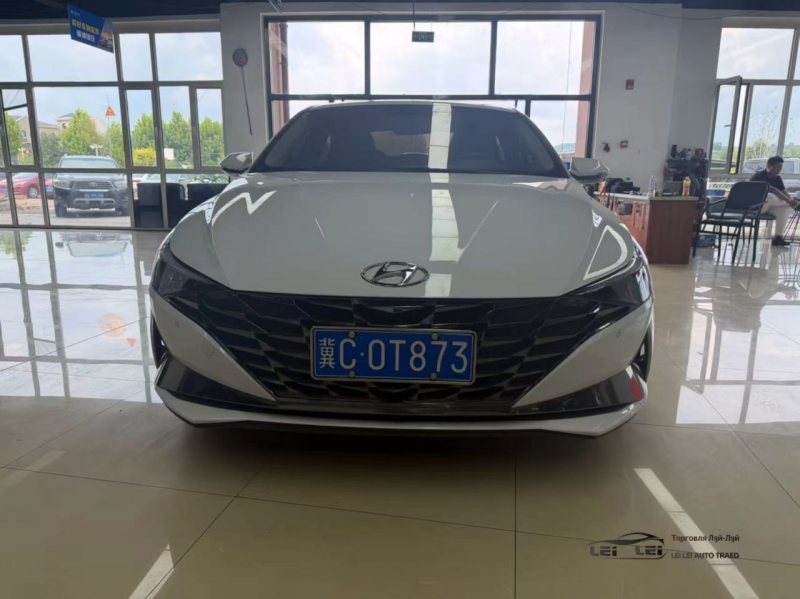 Hyundai Elantra 2022 — фото автомобиля