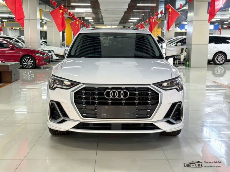 Audi Q3 2022 — фото автомобиля