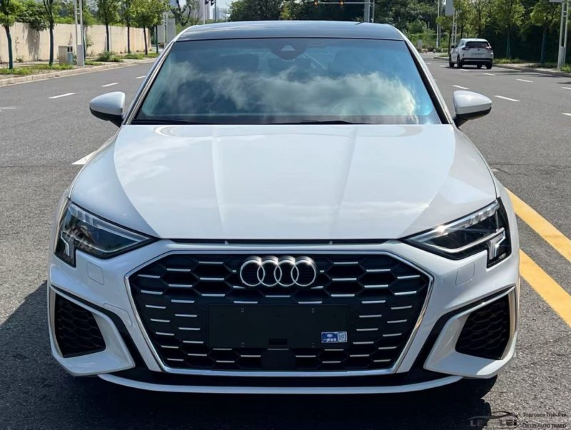 Audi A3L 2021 — фото автомобиля