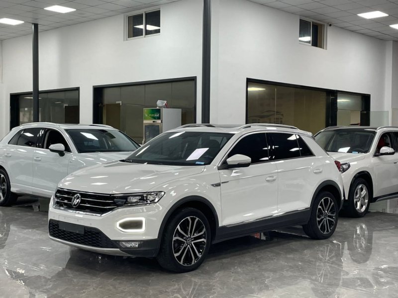 Volkswagen T-Roc 2021 — фото автомобиля