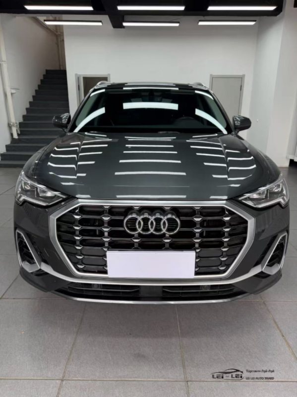 Audi Q3 2022 — фото автомобиля