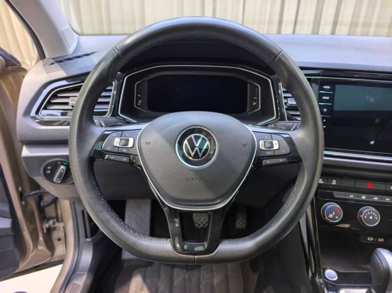 Volkswagen T-Roc 2022 — фото 8