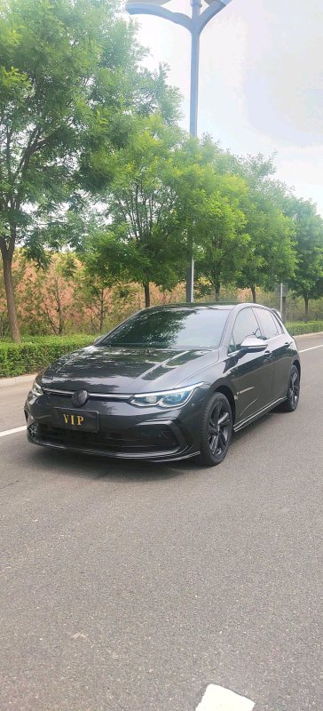 VOLKSWAGEN GOLF 2022