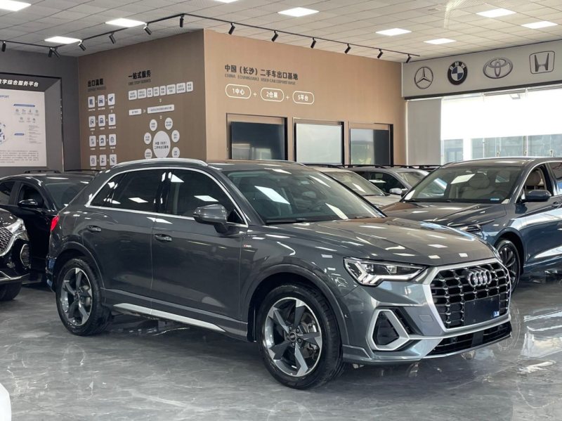 Audi Q3 2022 — фото 2