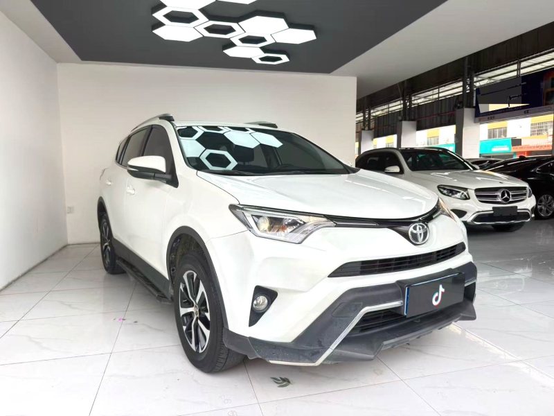 TOYOTA RAV4 2019 — фото 3