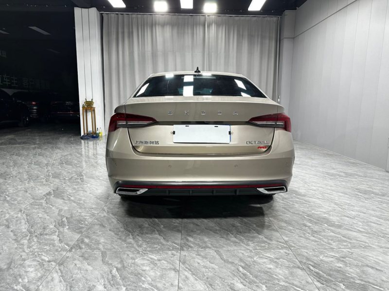 Škoda Octavia 2022 — фото 4
