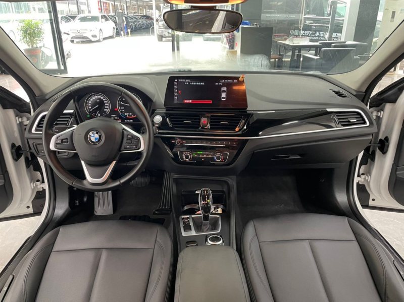 BMW 1 Series 2021 120i M Sport Edition China VI 2021 — фото 7
