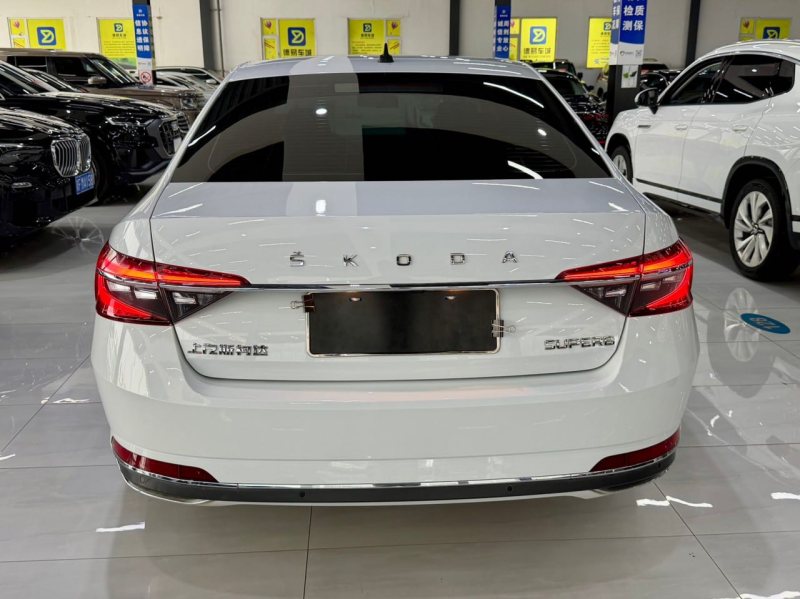 Škoda Superb 2023