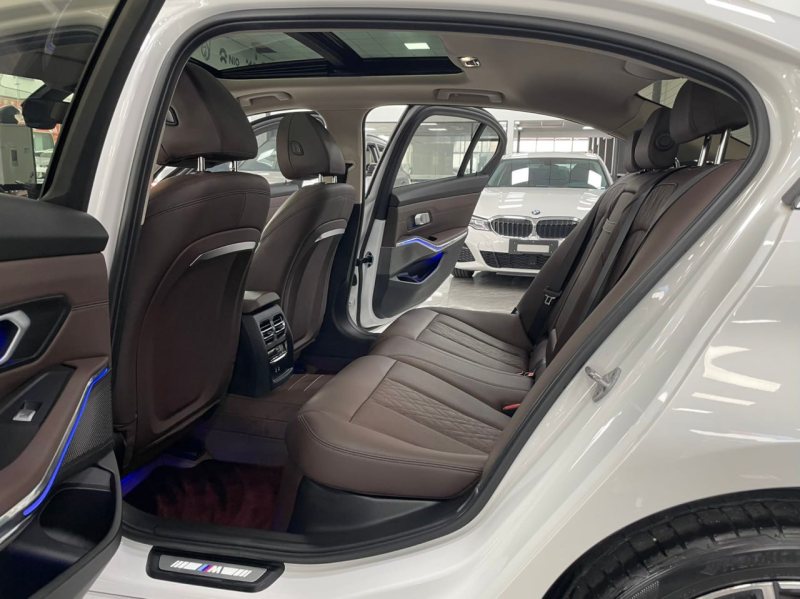 BMW 3 Series 320Li M Sport Package 2023 — фото 4
