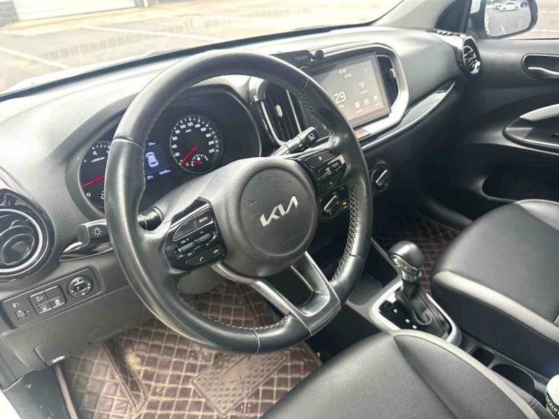 Kia KX1 (Stonic) 2021 — фото 10