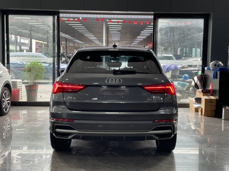 Audi Q3 2022 — фото 2