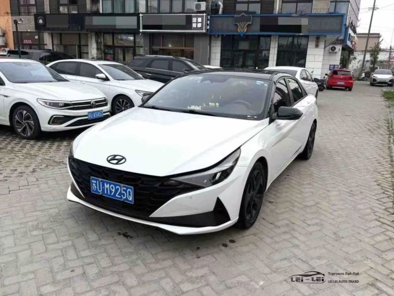 Hyundai Elantra 2022 — фото автомобиля
