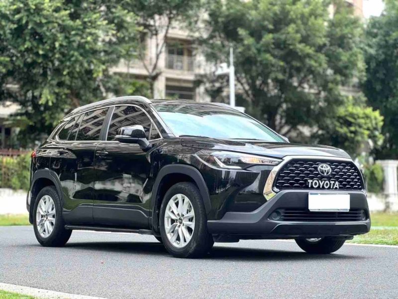Toyota Corolla Cross 2022 — фото 2