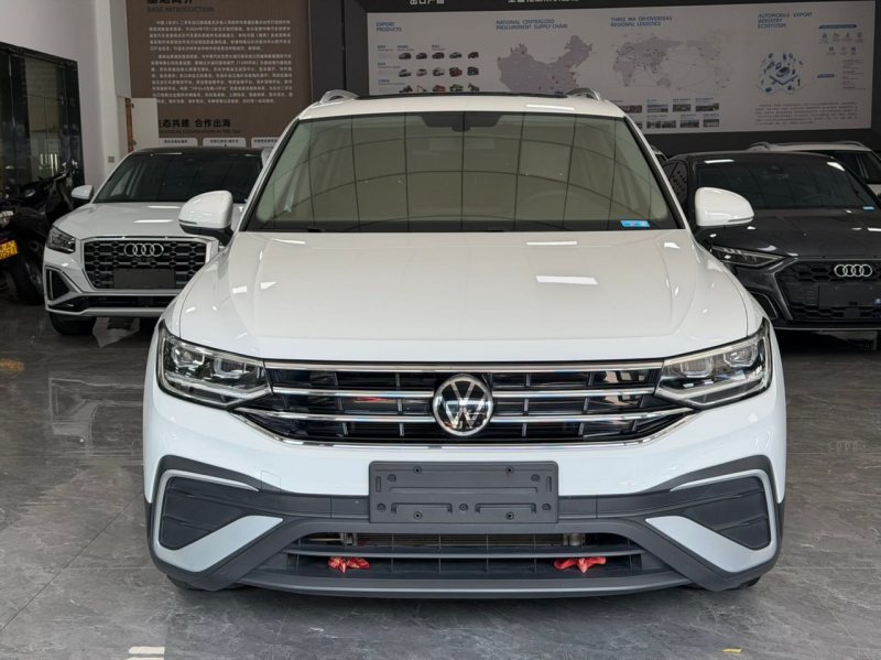 Volkswagen Tiguan L 2023