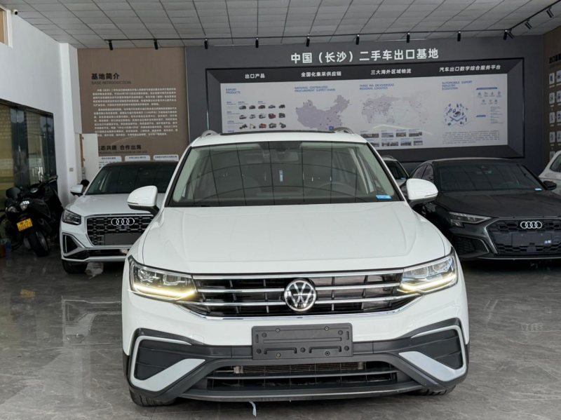 Volkswagen Tiguan L 2023