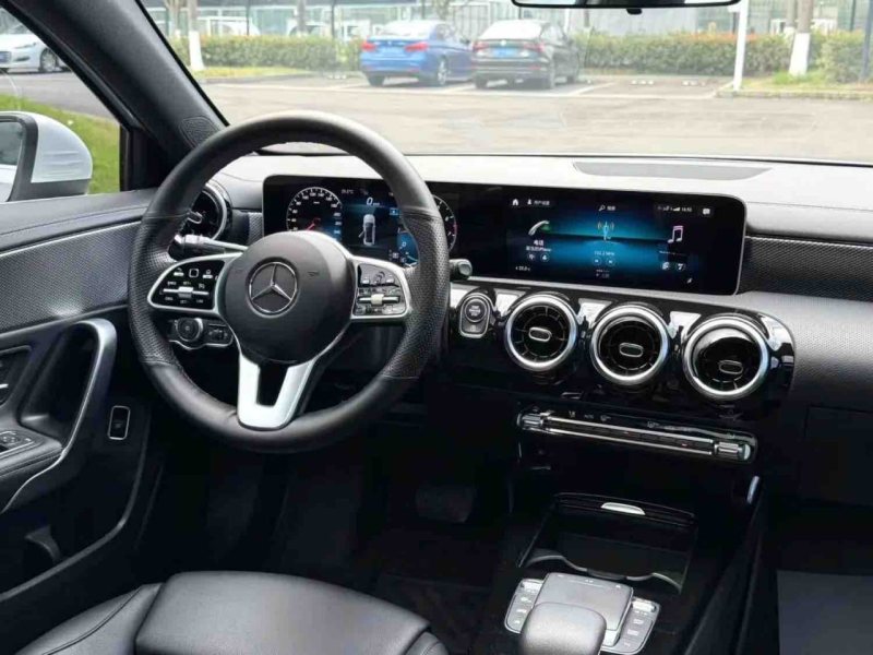 Mercedes-Benz A-Class 2020 — фото 7
